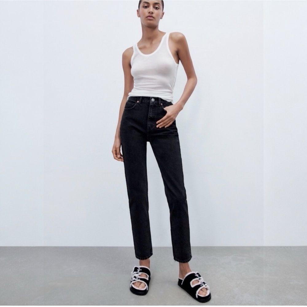 Zara Hi-Rise Classic Mom Fit Jeans